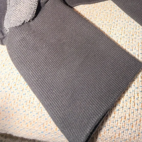 Free People Cropped Zip Up lounge jacket- black and white with collar- great con - Picture 7 of 9